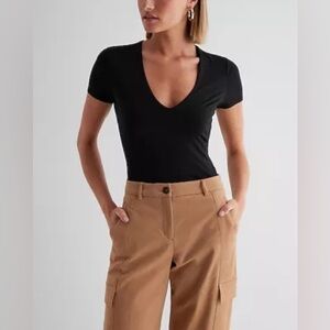 BRAND NEW - EXPRESS - BODY CONTOUR COMPRESSION V NECK SHORT SLEEVE BODY SUIT